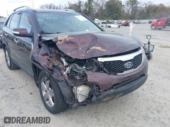 2013 Kia Sorento EX with VIN 5XYKU4A21DG312753, listed as a IAAI auction lot 41033124 with 197,459 mi miles and . Bid and sale history available at carsss.com. Image 6.