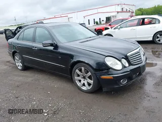 2008 Mercedes-Benz E 350 Luxury z VIN WDBUF87X68B333044, wystawiony jako IAAI lot #42319260 z przebiegiem 256 864 mil mil oraz . Historia ofert i sprzedaży dostępna na DreamBid. Obrazek 1.
