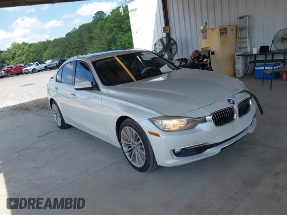 2013 BMW 3 Series 328i с VIN WBA3A5G58DNP19818, выставлен на аукционе IAAI как лот 42315026 с пробегом 133 510 миль миль и . История ставок и продаж доступна на DreamBid. Изображение 1.