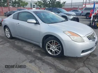 2008 Nissan Altima 3.5 SE with VIN 1N4BL24E78C192292, listed as a IAAI auction lot 42097397 with 137,188 mi miles. Bid and sale history available at carsss.com. Image 1.