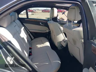 2011 Mercedes-Benz E 550 Luxury с VIN WDDHF9AB3BA423048, выставлен на аукционе IAAI как лот 42164692 с пробегом 79 823 миль миль и . История ставок и продаж доступна на DreamBid. Изображение 8.