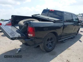 2015 Ram 1500 Sport z VIN 1C6RR6MT5FS784703, wystawiony jako IAAI lot #42129086 z przebiegiem 126 856 mil mil oraz . Historia ofert i sprzedaży dostępna na DreamBid. Obrazek 4.