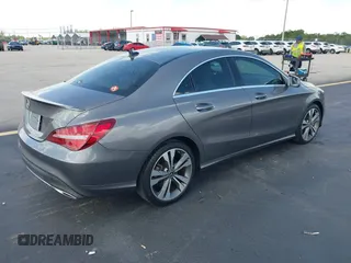 2019 Mercedes-Benz CLA 250 z VIN WDDSJ4EB0KN720613, wystawiony jako IAAI lot #42508467 z przebiegiem 26 941 mil mil oraz . Historia ofert i sprzedaży dostępna na DreamBid. Obrazek 4.
