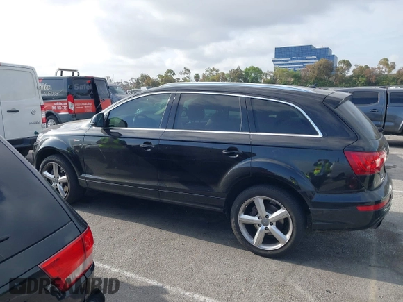 2015 Audi Q7 S line Prestige с VIN WA1DGAFE9FD026968, выставлен на аукционе IAAI как лот 42235342 с пробегом 86 235 миль миль и . История ставок и продаж доступна на DreamBid. Изображение 14.