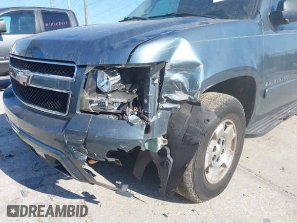 2008 Chevrolet Suburban LT w/3LT with VIN 3GNFC160X8G162523, listed as a IAAI auction lot 41527311 with 245,195 mi miles. Bid and sale history available at carsss.com. Image 6.