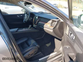 2020 Volvo XC60 Inscription with VIN YV4102RL5L1490699, listed as a IAAI auction lot 41962007 with 56,607 mi miles. Bid and sale history available at carsss.com. Image 5.
