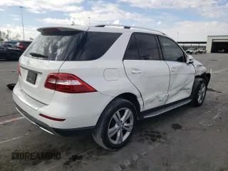 2015 Mercedes-Benz M 350 z VIN 4JGDA5JB8FA591835, wystawiony jako Copart lot #67840292 z przebiegiem 41 618 mil mil oraz . Historia ofert i sprzedaży dostępna na DreamBid. Obrazek 3.