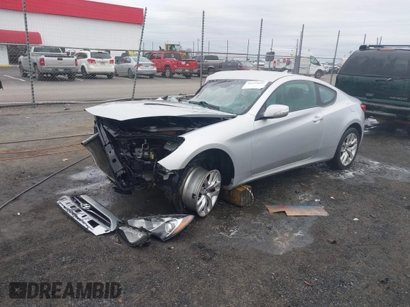 2016 Hyundai Genesis Coupe 3.8L Base with VIN KMHHT6KJ3GU132901, listed as a IAAI auction lot 41525043 with 94,012 mi miles. Bid and sale history available at carsss.com. Image 21.