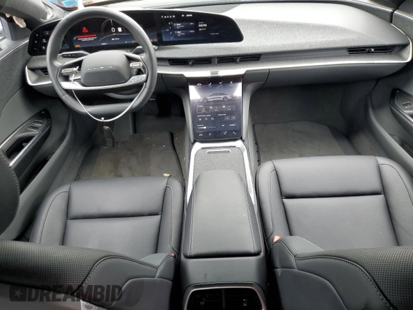 2023 Lucid Air Pure z VIN 50EA1PFAXPA006463, wystawiony jako Copart lot #65423074 z przebiegiem 4488 mil mil oraz Szkody całkowita. Historia ofert i sprzedaży dostępna na DreamBid. Obrazek 8.