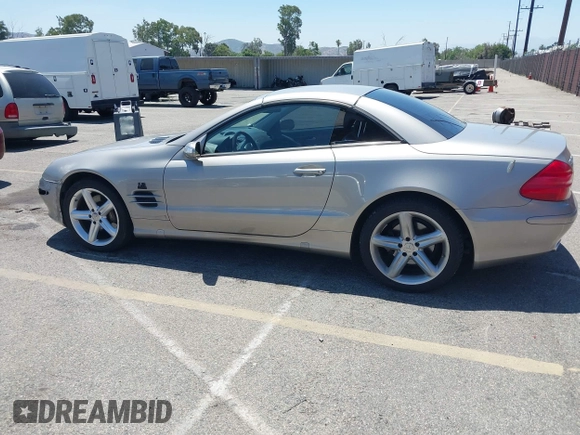 2004 Mercedes-Benz SL 500 z VIN WDBSK75F44F063970, wystawiony jako IAAI lot #42301998 z przebiegiem 108 480 mil mil oraz . Historia ofert i sprzedaży dostępna na DreamBid. Obrazek 14.
