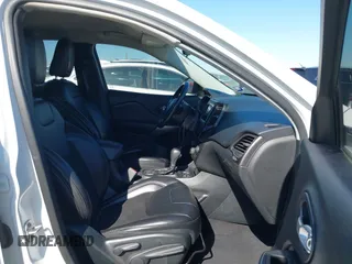 2019 Jeep Cherokee Latitude Plus with VIN 1C4PJLLNXKD290098, listed as a IAAI auction lot 40840063 with 202,244 mi miles and . Bid and sale history available at DreamBid. Image 5.