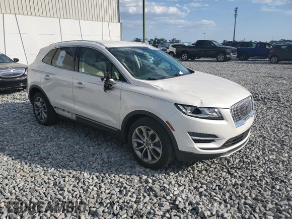 2019 Lincoln MKC Select with VIN 5LMCJ2C99KUL18946, listed as a Copart auction lot 50783465 with 82,882 mi miles and Salvage Title. Bid and sale history available at carsss.com. Image 4.