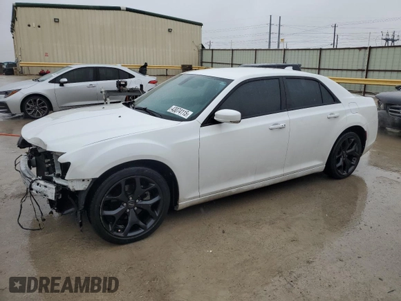 2021 Chrysler 300 S с VIN 2C3CCABG3MH554305, выставлен на аукционе Copart как лот 43074115 с пробегом 103 454 миль миль и Списание • Salvage title. История ставок и продаж доступна на DreamBid. Изображение 1.