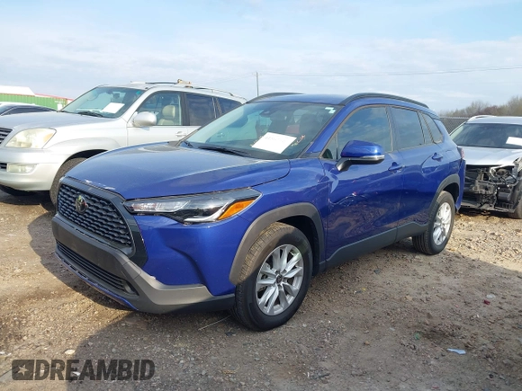 2022 Toyota Corolla Cross LE z VIN 7MUCAAAG6NV018136, wystawiony jako IAAI lot #41863545 z przebiegiem 40 239 mil mil oraz . Historia ofert i sprzedaży dostępna na DreamBid. Obrazek 17.