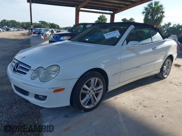 2007 Mercedes-Benz CLK 350 z VIN WDBTK56F17F221421, wystawiony jako IAAI lot #42605744 z przebiegiem 94 229 mil mil oraz . Historia ofert i sprzedaży dostępna na DreamBid. Obrazek 2.