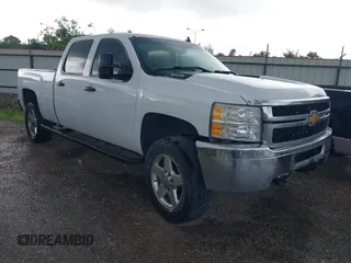 2013 Chevrolet Silverado 2500HD LT with VIN 1GC1CXCGXDF213053, listed as a IAAI auction lot 41938923 with 251,943 mi miles. Bid and sale history available at carsss.com. Image 1.