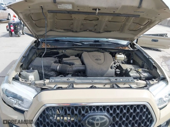 2018 Toyota Tacoma SR with VIN 3TMCZ5AN6JM153006, listed as a IAAI auction lot 41662705 with 176,659 mi miles. Bid and sale history available at carsss.com. Image 10.