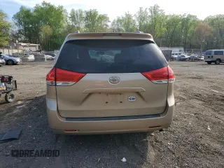 2014 Toyota Sienna LE AAS z VIN 5TDKK3DC2ES444056, wystawiony jako Copart lot #54064405 z przebiegiem 146 550 mil mil oraz Szkoda całkowita • Salvage title. Historia ofert i sprzedaży dostępna na DreamBid. Obrazek 6.