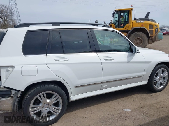2015 Mercedes-Benz GLK with VIN WDCGG8JB8FG437814, listed as a IAAI auction lot 41856759 with 87,565 mi miles. Bid and sale history available at carsss.com. Image 14.
