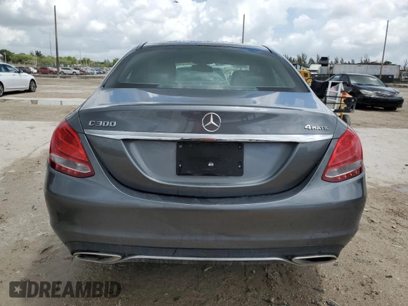 2018 Mercedes-Benz C 300 z VIN WDDWF4KB4JR312095, wystawiony jako Copart lot #60229255 z przebiegiem 105 109 mil mil oraz Szkoda całkowita • Salvage title. Historia ofert i sprzedaży dostępna na DreamBid. Obrazek 6.