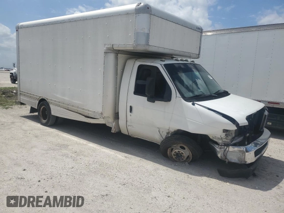2009 Ford Econoline Cargo z VIN 1FDXE45S89DA10861, wystawiony jako Copart lot #50713435 z przebiegiem 209 070 mil mil oraz Szkoda całkowita • Salvage title. Historia ofert i sprzedaży dostępna na DreamBid. Obrazek 4.
