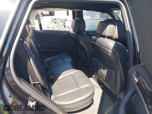 2010 BMW X5 35d with VIN 5UXFF0C50ALT77040, listed as a IAAI auction lot 42650814 with 137,618 mi miles and . Bid and sale history available at DreamBid. Image 8.