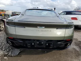2025 Aston Martin DB12 z VIN SCFRMFFW4SGL15065, wystawiony jako Copart lot #74953394 z przebiegiem Nie podano mil oraz Nie do naprawy. Historia ofert i sprzedaży dostępna na DreamBid. Obrazek 6.