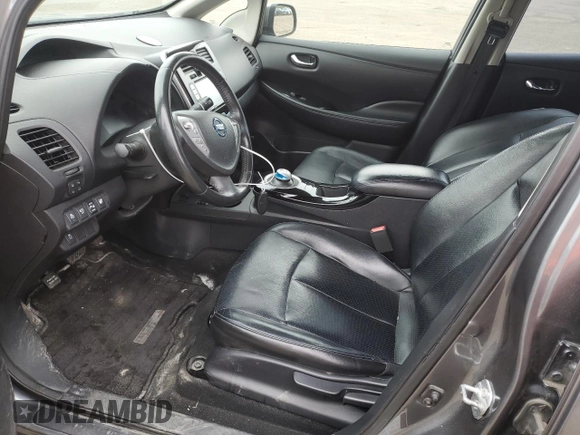2015 Nissan LEAF S z VIN 1N4AZ0CP9FC321115, wystawiony jako Copart lot #57114655 z przebiegiem 157 924 mil mil oraz Szkoda całkowita • Salvage title. Historia ofert i sprzedaży dostępna na DreamBid. Obrazek 7.