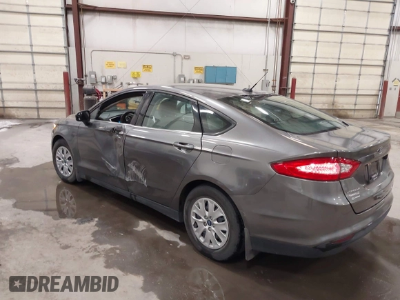 2013 Ford Fusion S with VIN 3FA6P0G7XDR215423, listed as a IAAI auction lot 42019599 with 134,433 mi miles. Bid and sale history available at carsss.com. Image 3.
