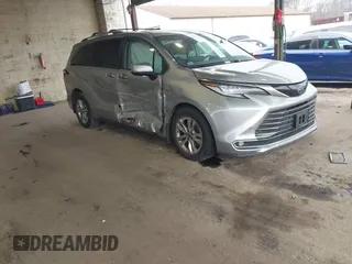 2022 Toyota Sienna Limited with VIN 5TDZSKFC4NS045056, listed as a IAAI auction lot 41256209 with 85,633 mi miles. Bid and sale history available at carsss.com. Image 1.