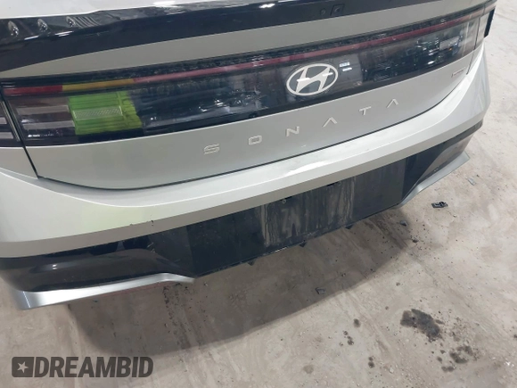 2024 Hyundai Sonata SEL z VIN KMHL64JA8RA401941, wystawiony jako IAAI lot #42085349 z przebiegiem 3 722 mil mil oraz . Historia ofert i sprzedaży dostępna na DreamBid. Obrazek 17.
