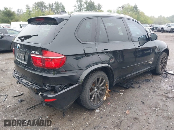 2013 BMW X5 xDrive50i z VIN 5UXZV8C57DL899442, wystawiony jako IAAI lot #42204247 z przebiegiem 120 207 mil mil oraz . Historia ofert i sprzedaży dostępna na DreamBid. Obrazek 4.