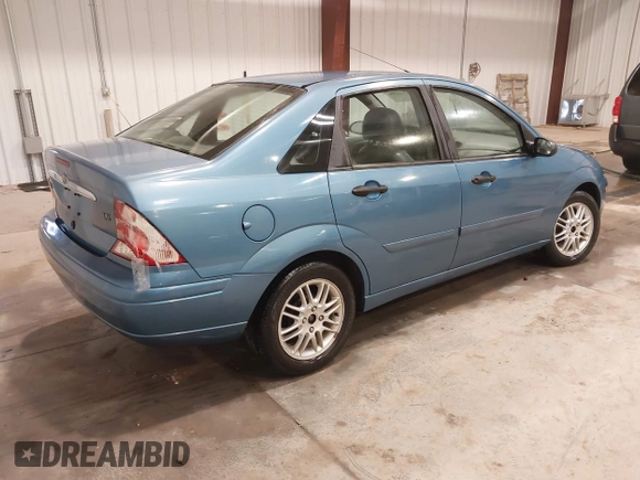 2000 Ford Focus ZTS with VIN 1FAHP3838YW153965, listed as a IAAI auction lot 42133706 with 337,552 mi miles and . Bid and sale history available at carsss.com. Image 4.