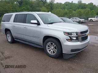 2017 Chevrolet Suburban LT z VIN 1GNSKHKC2HR240545, wystawiony jako IAAI lot #42320765 z przebiegiem 33 935 mil mil oraz . Historia ofert i sprzedaży dostępna na DreamBid. Obrazek 1.