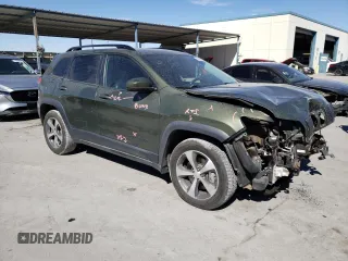 2020 Jeep Cherokee Latitude with VIN 1C4PJMCX9LD603991, listed as a Copart auction lot 43996754 with 38,327 mi miles. Bid and sale history available at carsss.com. Image 4.