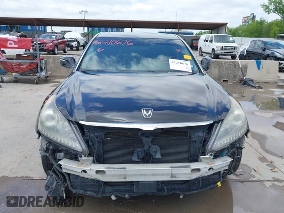2016 Hyundai Equus Signature with VIN KMHGH4JHXGU101564, listed as a IAAI auction lot 42210676 with 117,052 mi miles and . Bid and sale history available at DreamBid. Image 13.