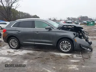 2018 Lincoln MKX Select with VIN 2LMPJ8KR9JBL17605, listed as a IAAI auction lot 41519841 with 44,143 mi miles. Bid and sale history available at carsss.com. Image 13.