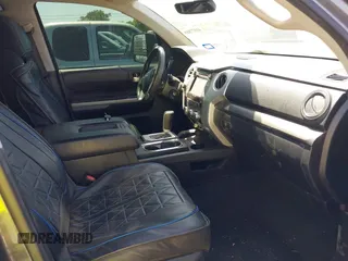 2018 Toyota Tundra SR5 z VIN 5TFEY5F10JX242131, wystawiony jako IAAI lot #41977889 z przebiegiem 178 913 mil mil oraz . Historia ofert i sprzedaży dostępna na DreamBid. Obrazek 5.