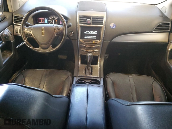 2011 Lincoln MKX z VIN 2LMDJ8JK4BBJ31821, wystawiony jako Copart lot #52150815 z przebiegiem 125 597 mil mil oraz Nie do naprawy • Non repairable. Historia ofert i sprzedaży dostępna na DreamBid. Obrazek 8.