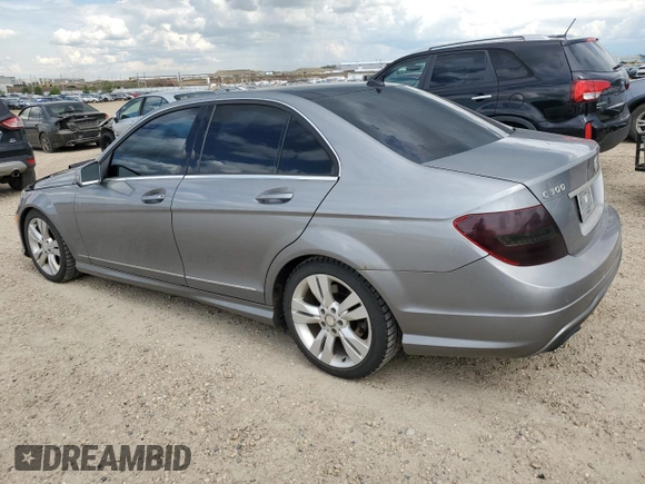 2012 Mercedes-Benz C 300 Sport z VIN WDDGF8BB9CA632381, wystawiony jako Copart lot #63055425 z przebiegiem 194 054 mil mil oraz Czysty tytuł • Clean title. Historia ofert i sprzedaży dostępna na DreamBid. Obrazek 2.
