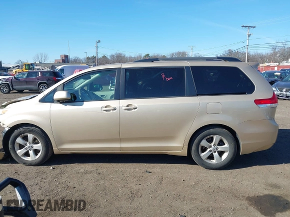 2011 Toyota Sienna LE AAS with VIN 5TDKK3DC0BS168052, listed as a IAAI auction lot 41688494 with 49,095 mi miles. Bid and sale history available at carsss.com. Image 14.