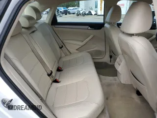 2014 Volkswagen Passat Wolfsburg Edition z VIN 1VWAT7A3XEC021986, wystawiony jako Copart lot #48819995 z przebiegiem 125 699 mil mil oraz Szkoda całkowita • Salvage title. Historia ofert i sprzedaży dostępna na DreamBid. Obrazek 11.