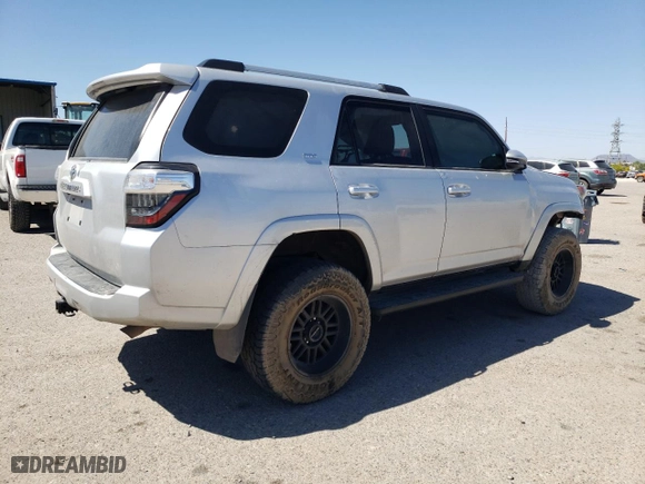 2020 Toyota 4Runner SR5 with VIN JTEBU5JR5L5776912, listed as a Copart auction lot 50933113 with 84,455 mi miles. Bid and sale history available at carsss.com. Image 3.