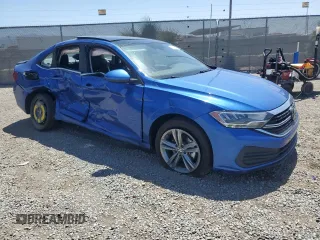 2024 Volkswagen Jetta SE z VIN 3VW7M7BU4RM097495, wystawiony jako Copart lot #56818645 z przebiegiem 6 762 mil mil oraz Szkoda całkowita • Salvage title. Historia ofert i sprzedaży dostępna na DreamBid. Obrazek 4.