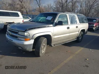 2000 Chevrolet Suburban LT with VIN 3GNFK16T5YG157999, listed as a IAAI auction lot 41720900 with 307,085 mi miles. Bid and sale history available at carsss.com. Image 2.