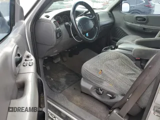 2000 Ford F-150 XL z VIN 2FTRX07L1YCA33404, wystawiony jako Copart lot #51214145 z przebiegiem Nie podano mil oraz Szkoda całkowita • Salvage title. Historia ofert i sprzedaży dostępna na DreamBid. Obrazek 8.
