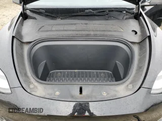 2020 Tesla Model Y Long Range with VIN 5YJYGDEE0LF045391, listed as a Copart auction lot 45642765 with 53,964 mi miles and Salvage Title. Bid and sale history available at DreamBid. Image 11.