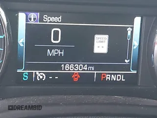 2017 Chevrolet Suburban Premier z VIN 1GNSCJKCXHR204770, wystawiony jako IAAI lot #42262898 z przebiegiem 166 304 mil mil oraz . Historia ofert i sprzedaży dostępna na DreamBid. Obrazek 15.