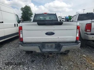 2018 Ford F-350 XL with VIN 1FT8W3BT3JEC37855, listed as a Copart auction lot 63740775 with 128,675 mi miles and Salvage title. Bid and sale history available at DreamBid. Image 6.