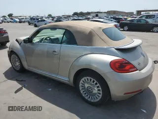 2015 Volkswagen Beetle 1.8T с VIN 3VW517AT5FM804169, выставлен на аукционе Copart как лот 65981544 с пробегом 104 754 миль миль и Списание • Salvage title. История ставок и продаж доступна на DreamBid. Изображение 2.